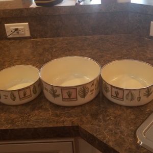Three naturewood pfaltzgraff bowls